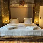 Villa Adis With Hot Pool & Jacuzzi By Bookvillabg *
