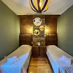 Villa Adis With Hot Pool & Jacuzzi By Bookvillabg