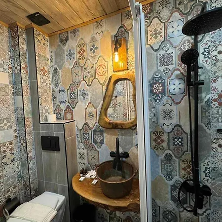 Villa Adis With Hot Pool & Jacuzzi By Bookvillabg