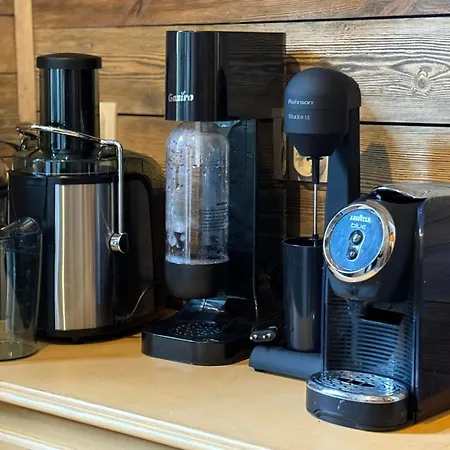 Villa Adis With Hot Pool & Jacuzzi By Bookvillabg Borowez