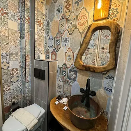 Adis With Hot Pool & Jacuzzi By Bookvillabg *