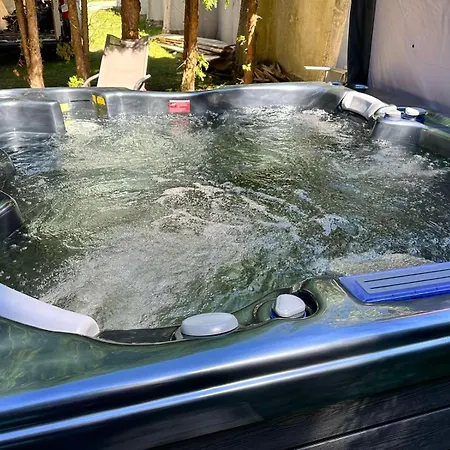 Adis With Hot Pool & Jacuzzi By Bookvillabg