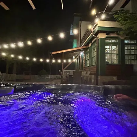 וילה Adis With Hot Pool & Jacuzzi By Bookvillabg *