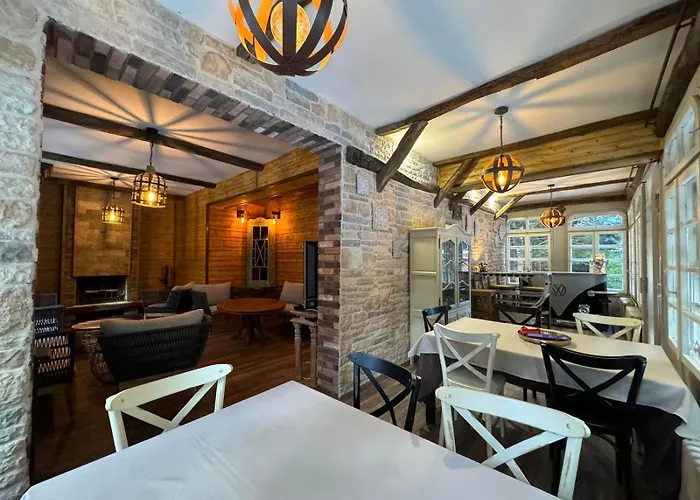 Adis With Hot Pool & Jacuzzi By Bookvillabg